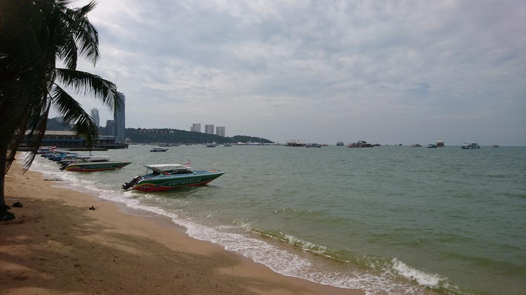 Le Cafe Royale Hotel Pattaya Exterior photo
