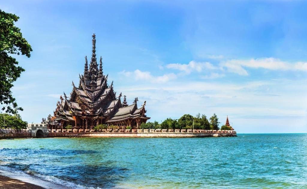 Le Cafe Royale Hotel Pattaya Exterior photo